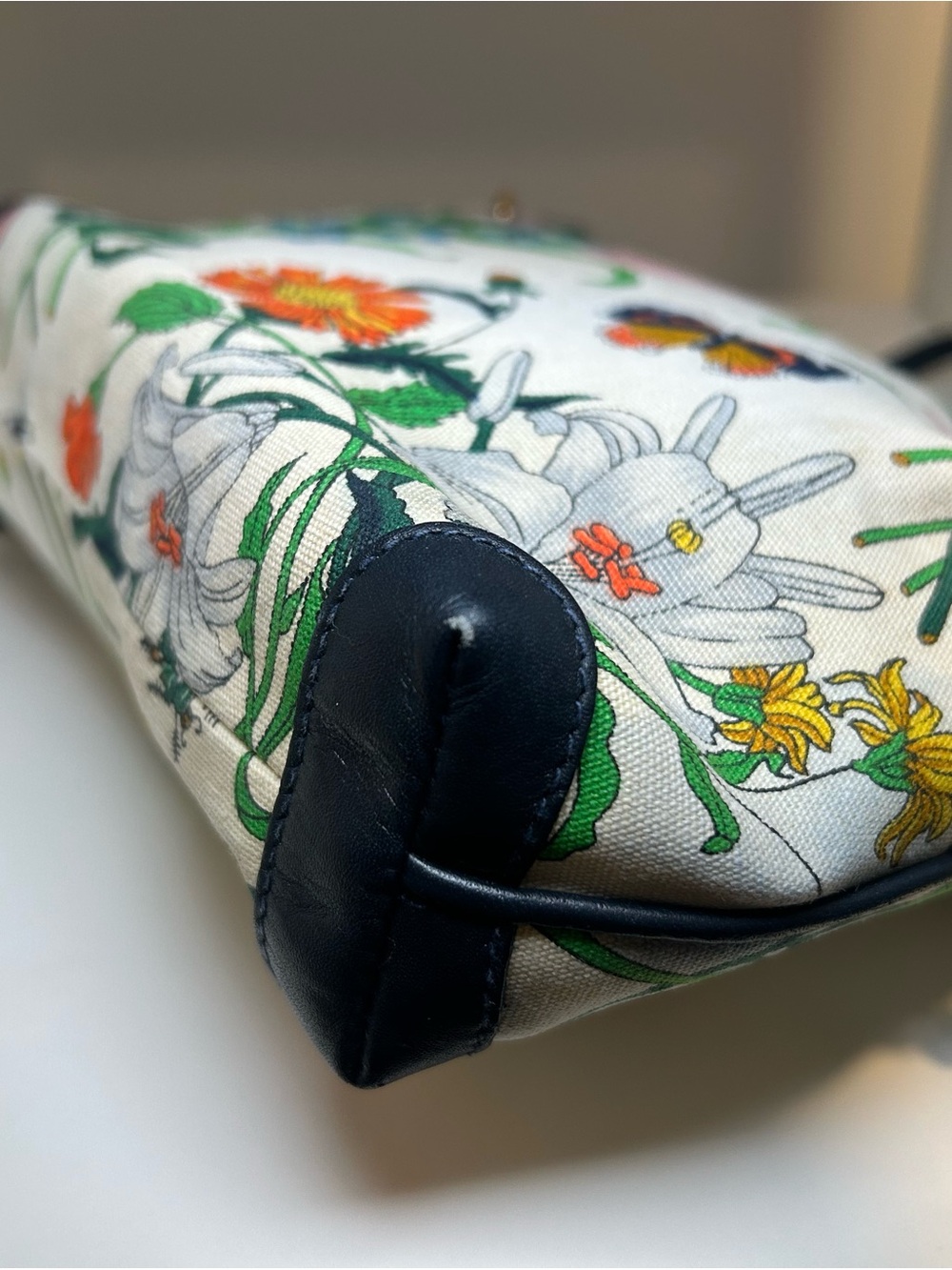 Authentic Vintage Gucci Flora Crossbody Bag - Picture 8 of 16